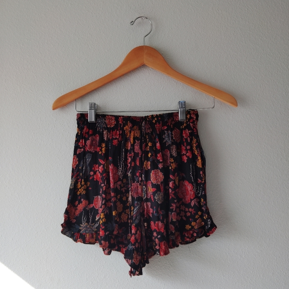 Angie Floral Ruffle Shorts
